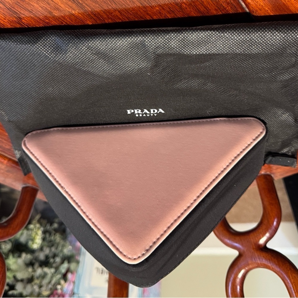 NWT Prada Beauty Black and Pink Triangle Pouch and Dust Bag GREAT LUXURY GIFT! - Picture 5 of 9
